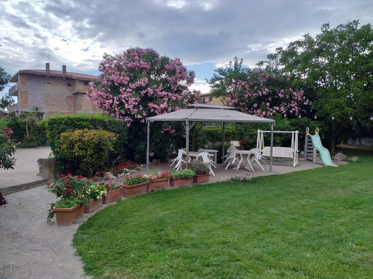 Garden Basement - Seminterrato Max 4 Ospiti - Fiumicino Vicino Aeroporto E Fiera Apartment Exterior foto
