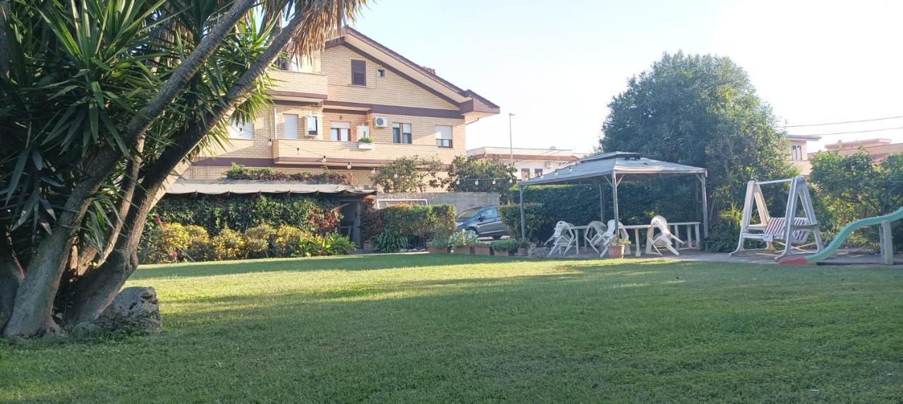 Garden Basement - Seminterrato Max 4 Ospiti - Fiumicino Vicino Aeroporto E Fiera Apartment Exterior foto